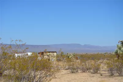 11872 S Date Creek Road, Yucca, AZ 86438 - Photo 22