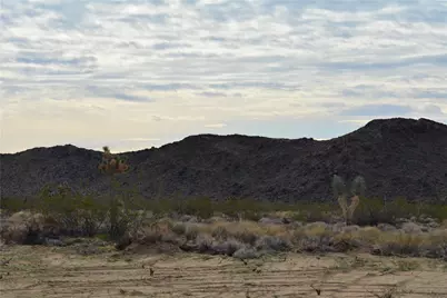 11872 S Date Creek Road, Yucca, AZ 86438 - Photo 32