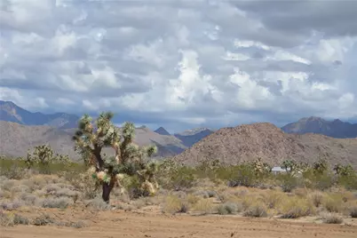 11872 S Date Creek Road, Yucca, AZ 86438 - Photo 52