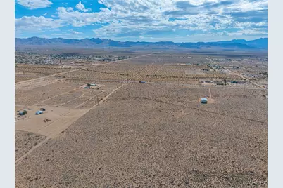 000 Colorado Road, Golden Valley, AZ 86413 - Photo 14