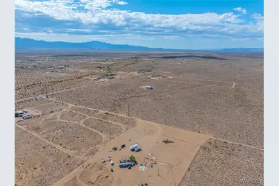 000 Colorado Road, Golden Valley, AZ 86413 - Photo 10