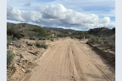 Mm10 Back Road Road, Kingman, AZ 86401 - Photo 2