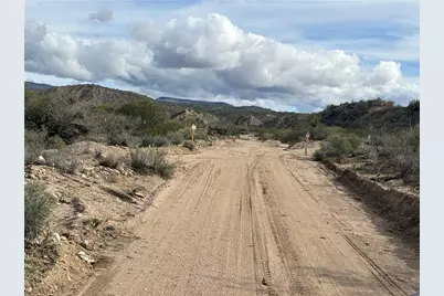 201-28-129 Back Road Road, Kingman, AZ 86401 - Photo 2