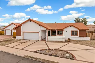 632 Lilac Ln, Bullhead City, AZ 86442 - Photo 2
