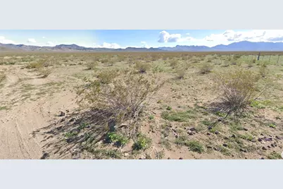317-32-552 N Helen Drive, Dolan Springs, AZ 86441 - Photo 2