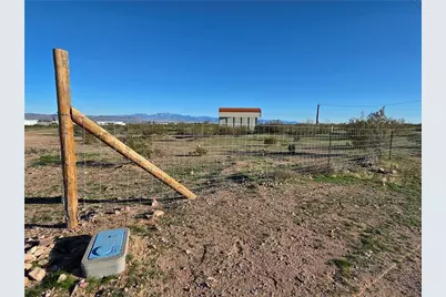 934 S Elgin Road, Golden Valley, AZ 86413 - Photo 22