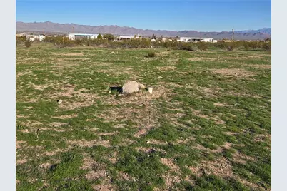 934 S Elgin Road, Golden Valley, AZ 86413 - Photo 10