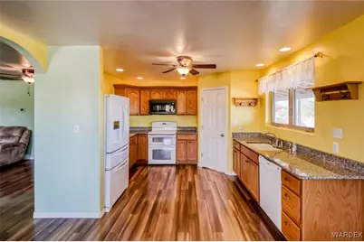 16839 S Douglas Lane, Yucca, AZ 86438 - Photo 22