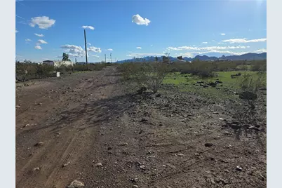 000 N Drake Rd., Golden Valley, AZ 86413 - Photo 4