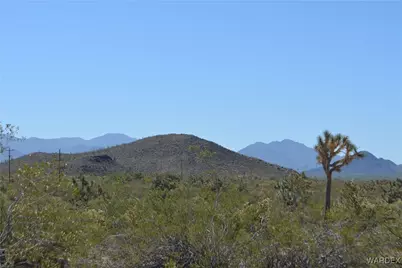 2279 E Margaret Road, Yucca, AZ 86438 - Photo 10