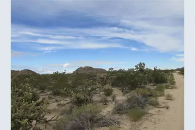 000 S Cal Road, Yucca, AZ 86438 - Photo 8