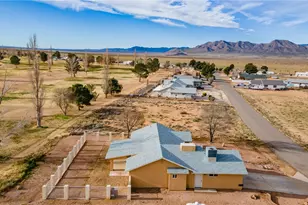 9854 N Medicine Point Dr, Kingman, AZ 86401 - Photo 48