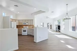 1085 Desert Marigold Cir, Bullhead City, AZ 86429 - Photo 2