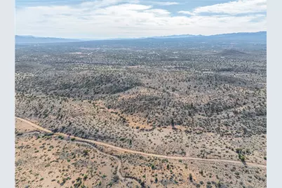 10700 E Rodeo Drive, Kingman, AZ 86401 - Photo 4