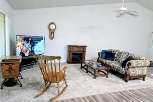 2827 Country Club Dr, Bullhead City, AZ 86442 - Photo 2