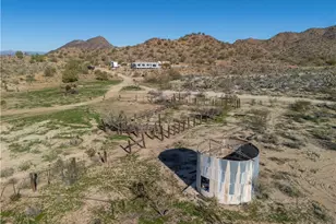 10887 Duncan Rd, Yucca, AZ 86438 - Photo 36