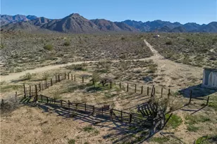 10887 Duncan Rd, Yucca, AZ 86438 - Photo 38