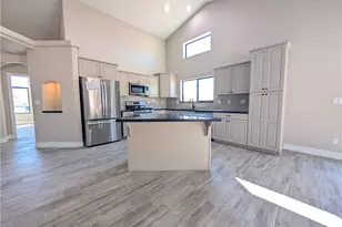1317 E Placer Dr, Fort Mohave, AZ 86426 - Photo 8