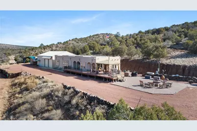 2932 Skylight Drive, Kingman, AZ 86401 - Photo 2