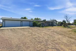 722 S Salt Rd, Golden Valley, AZ 86413 - Photo 2