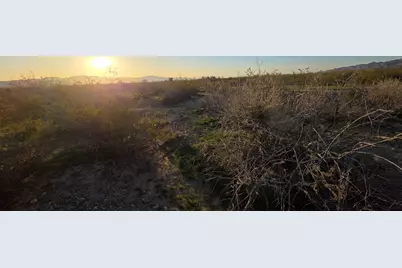 005B Estrella, Golden Valley, AZ 86413 - Photo 2