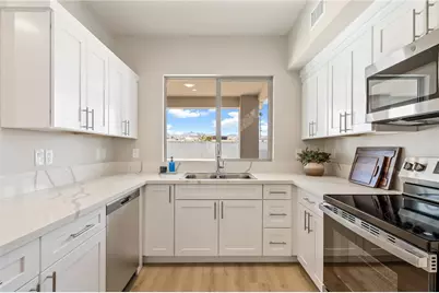 3360 Landon Drive #7-102, Bullhead City, AZ 86429 - Photo 6