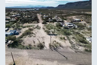 3836 W Third Ave., Yucca, AZ 86438 - Photo 2