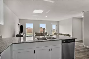 2228 E Sand Crk Dr, Fort Mohave, AZ 86426 - Photo 8