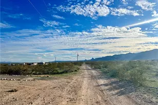 2884 S Naco Rd, Golden Valley, AZ 86413 - Photo 1