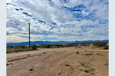 106A W Shipp Drive, Golden Valley, AZ 86413 - Photo 2