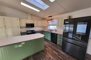 27151 N Apple Dr, Meadview, AZ 86444 - Photo 16