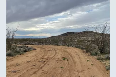 1 S Desert View Road, Yucca, AZ 86438 - Photo 14