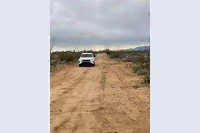 1 S Desert View Road, Yucca, AZ 86438 - Photo 16