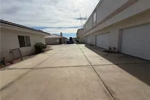 331 Phyllis Dr, Bullhead City, AZ 86429 - Photo 2