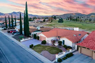 985 Country Club Dr, Kingman, AZ 86401 - Photo 1