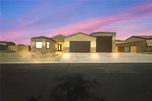 3243 Esmerelda Dr Dr, Bullhead City, AZ 86429 - Photo 1