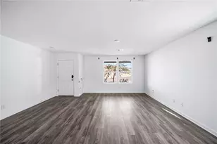 2400 Tapatio Dr, Bullhead City, AZ 86442 - Photo 10