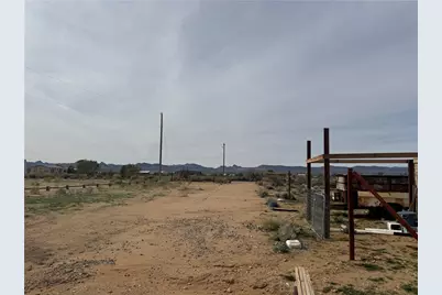 3868 N Teddy Roosevelt Road, Golden Valley, AZ 86413 - Photo 16