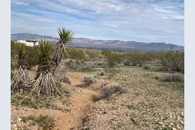 1630 S Growler Road, Golden Valley, AZ 86413 - Photo 2