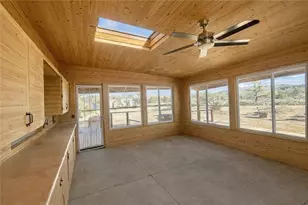 21422 S Appaloosa Rd, Yucca, AZ 86438 - Photo 12