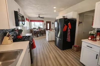 21422 S Appaloosa Road, Yucca, AZ 86438 - Photo 16