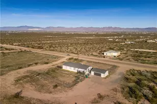 1071 S Estrella Rd, Golden Valley, AZ 86413 - Photo 46