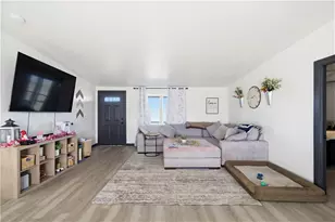 1071 S Estrella Rd, Golden Valley, AZ 86413 - Photo 4