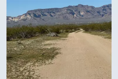 14257 W Indian Wells Road, Golden Valley, AZ 86413 - Photo 2