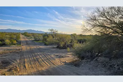 207-11-013 S Douglas Lane, Yucca, AZ 86438 - Photo 14