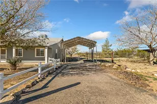 495 S Lochiel Rd, Golden Valley, AZ 86413 - Photo 6