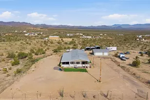 8965 W Chuar Dr, Golden Valley, AZ 86413 - Photo 4