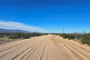 20063 S Dale Evans Rd, Yucca, AZ 86438 - Photo 36