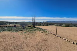 20063 S Dale Evans Rd, Yucca, AZ 86438 - Photo 22