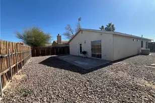 9762 S Kingman Dr, Mohave Valley, AZ 86440 - Photo 14